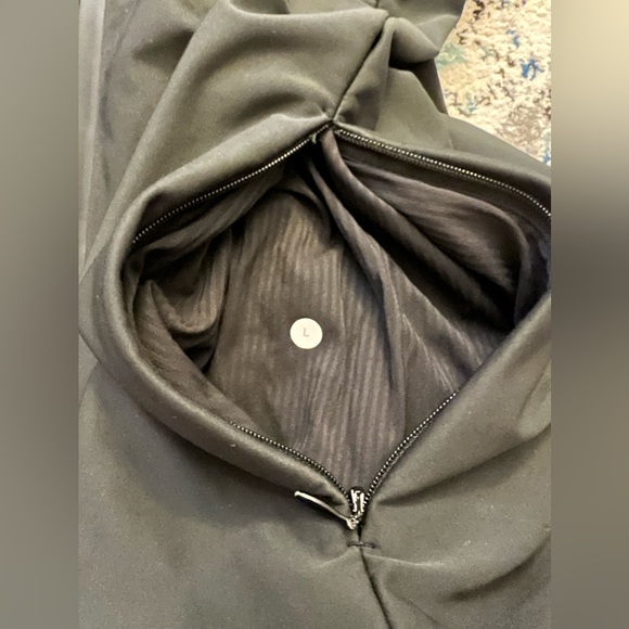 Men’s Black Lululemon Jacket - Picture 4 of 4